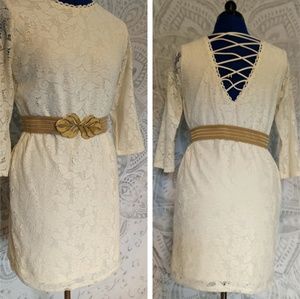 Long-Sleeved lace dress